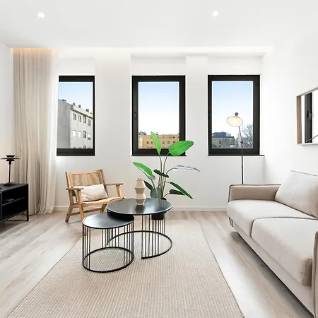 Flat, Metro & Sea 아파트 마토지뉴스